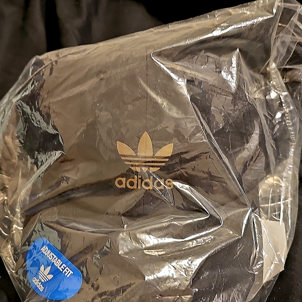 BRAND NEW ADIDAS BLACK BASEBALL CASUAL HAT